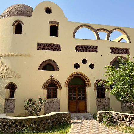 Elphardous Oasis Hotel 樂蜀 外观 照片
